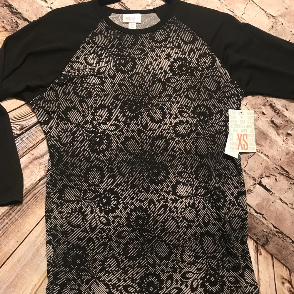 LuLaRoe Randy 3/4 Sleeve Shirt NWT XS
